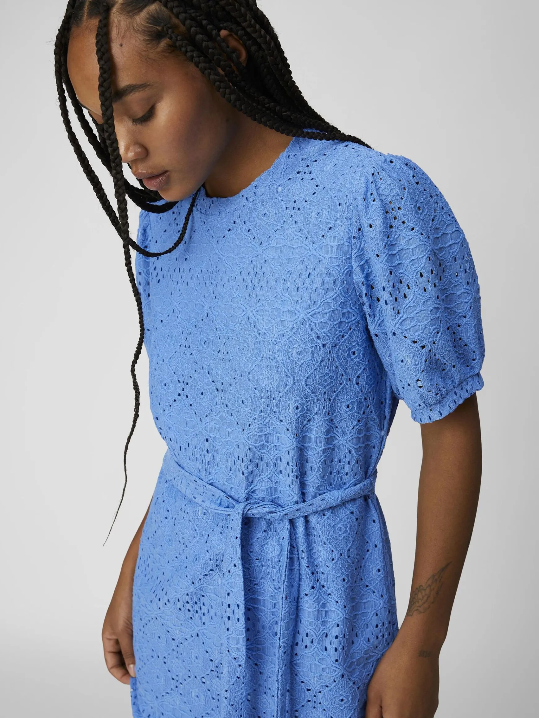OBJECT Klänningar*BRODERIE ANGLAISE KORT KLÄNNING Provence