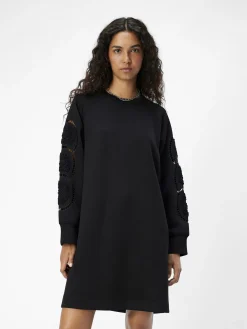 OBJECT Klänningar*BRODYRPRYDD TRÖJKLÄNNING Black