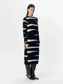 OBJECT Klänningar*RANDIG STICKAD KLÄNNING Black